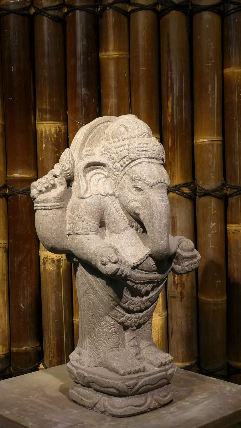  Product image 6 of the product “Standing Ganesha, 60 cm height, riverstone, stonemasony ”